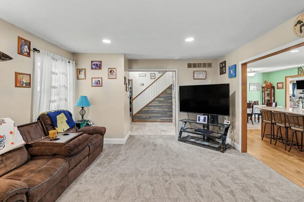 11991 Portage Lake Avenue Putnam Township, MI 48169