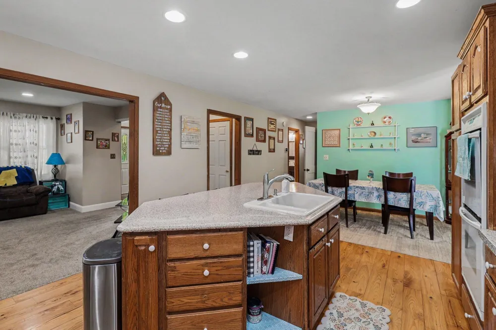 11991 Portage Lake Avenue Putnam Township, MI 48169