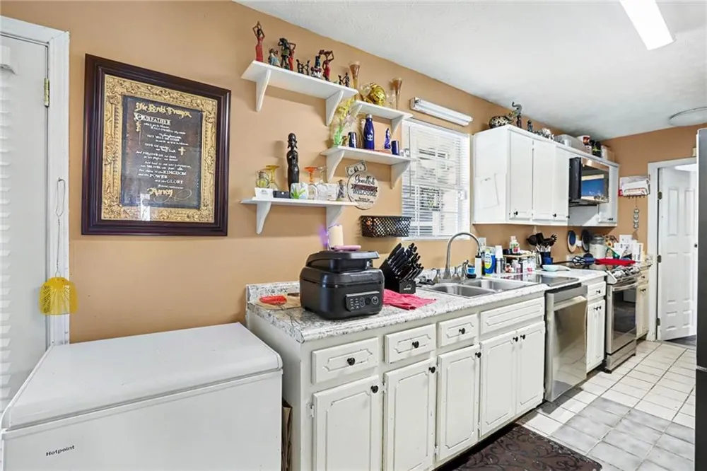 2805 Robinson Wood Drive Riverdale, GA 30296