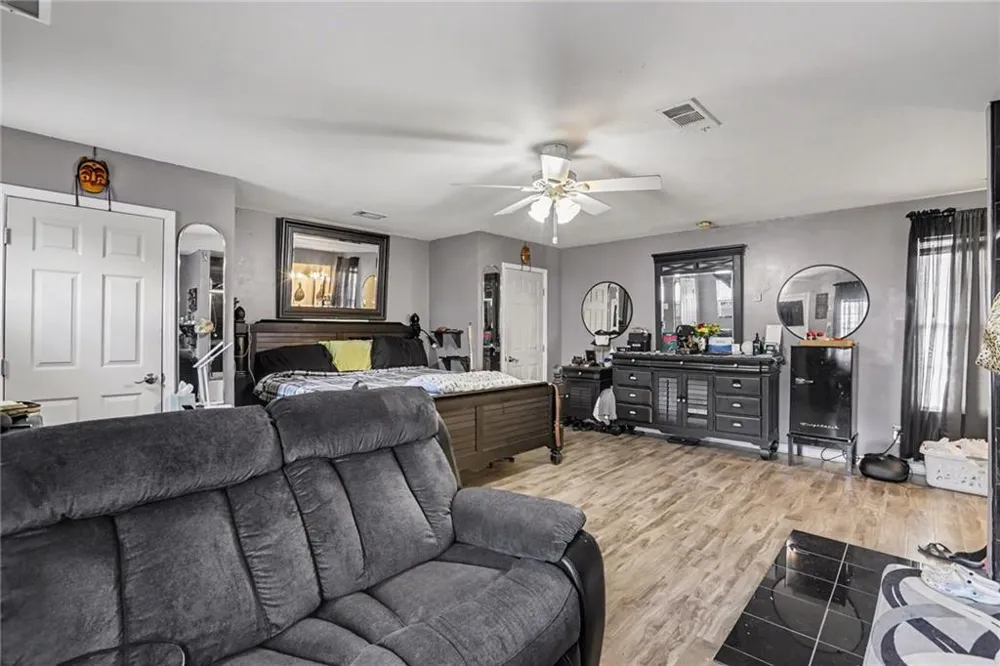 2805 Robinson Wood Drive Riverdale, GA 30296