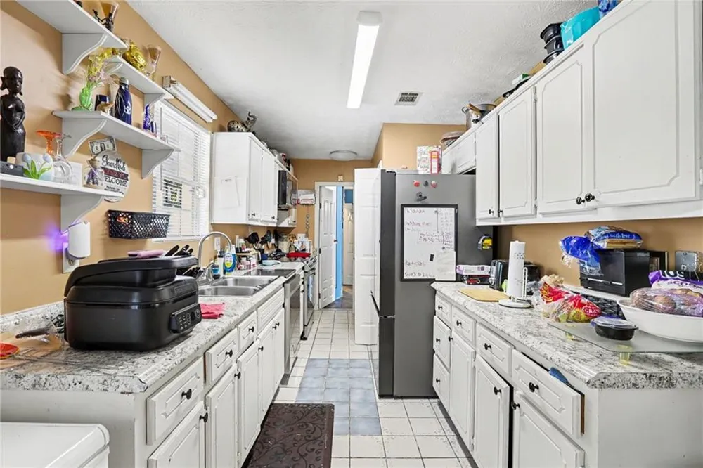 2805 Robinson Wood Drive Riverdale, GA 30296