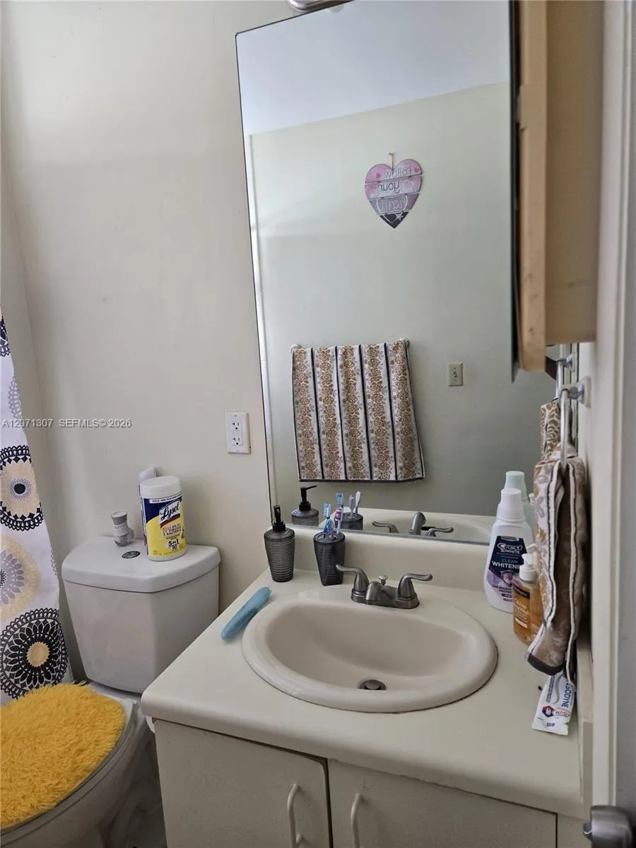 818 E Palm Run Dr North Lauderdale, FL 33068