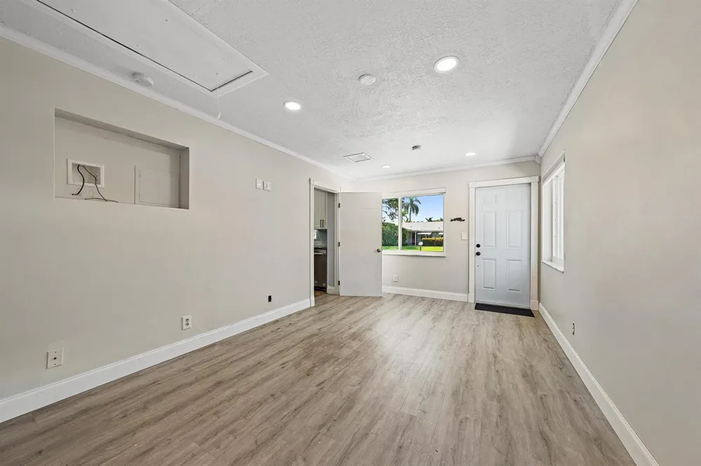 1 WINDSOR ROAD W Jupiter, FL 33469