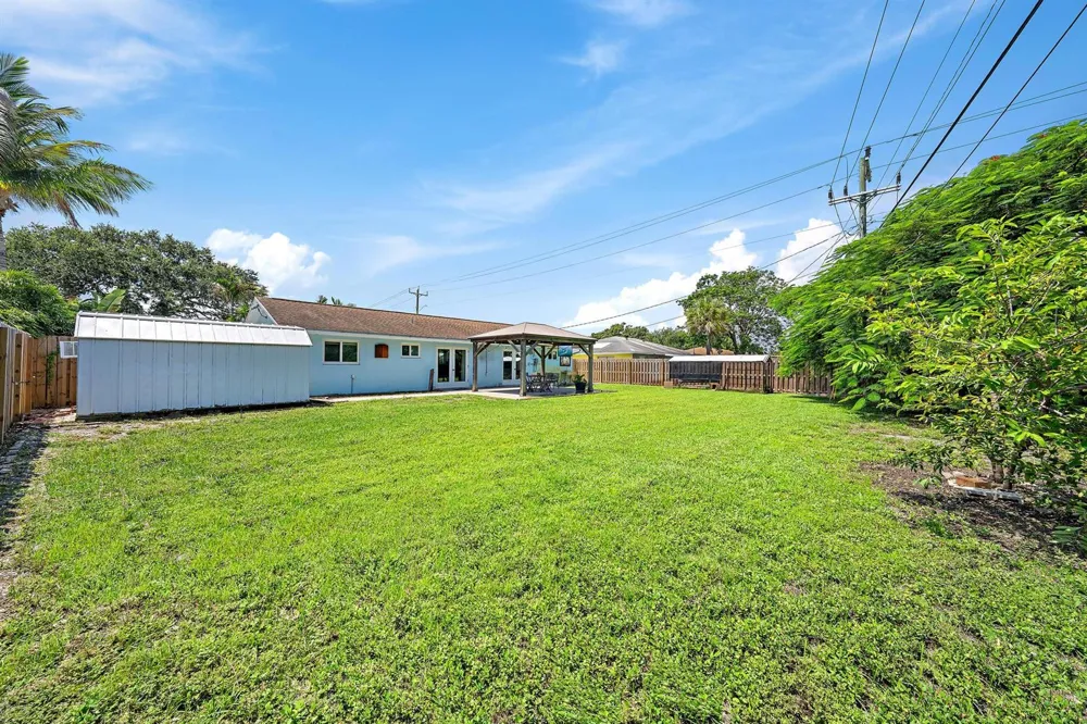 1 WINDSOR ROAD W Jupiter, FL 33469