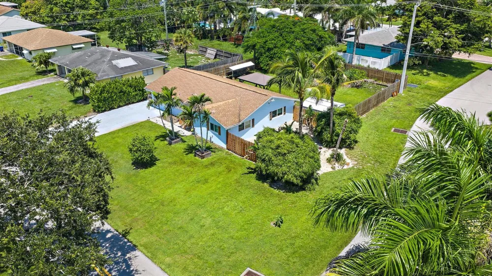 1 WINDSOR ROAD W Jupiter, FL 33469