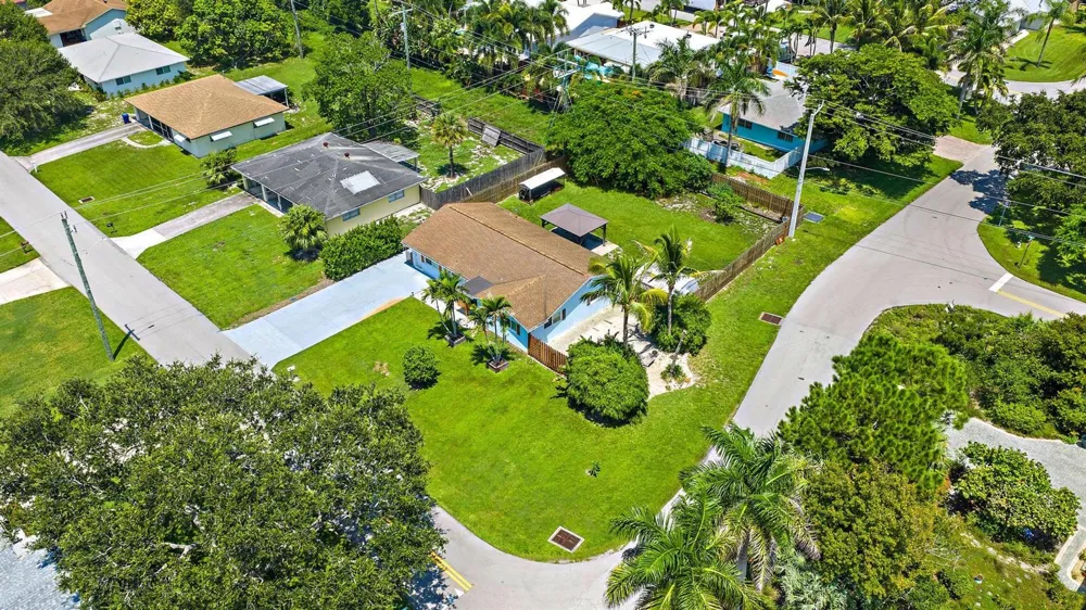 1 WINDSOR ROAD W Jupiter, FL 33469