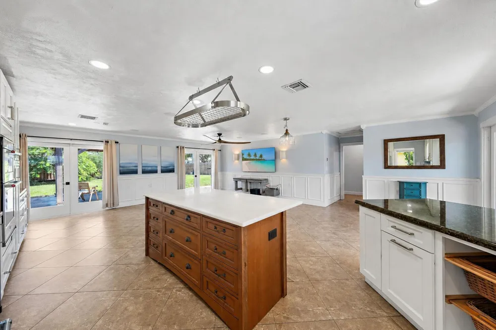 1 WINDSOR ROAD W Jupiter, FL 33469