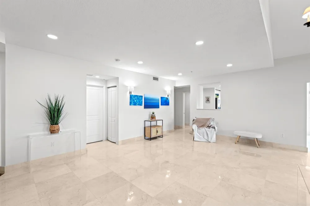 309 E OCEAN AVENUE #304 Lantana, FL 33462