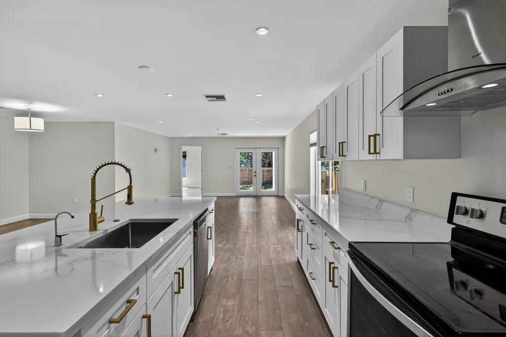 410 NE 34TH STREET Oakland Park, FL 33334