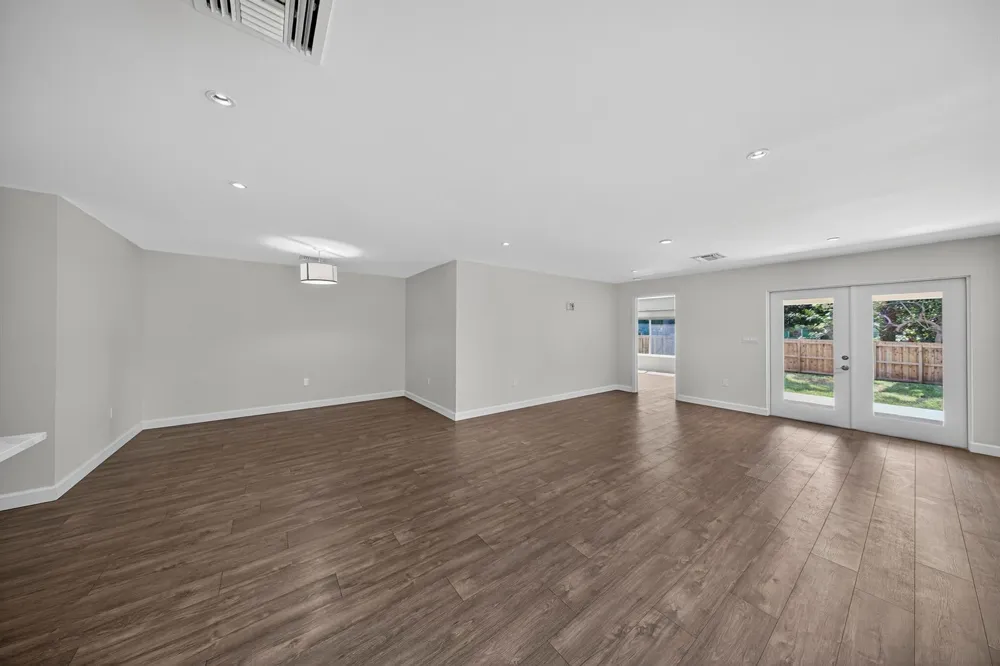 410 NE 34TH STREET Oakland Park, FL 33334