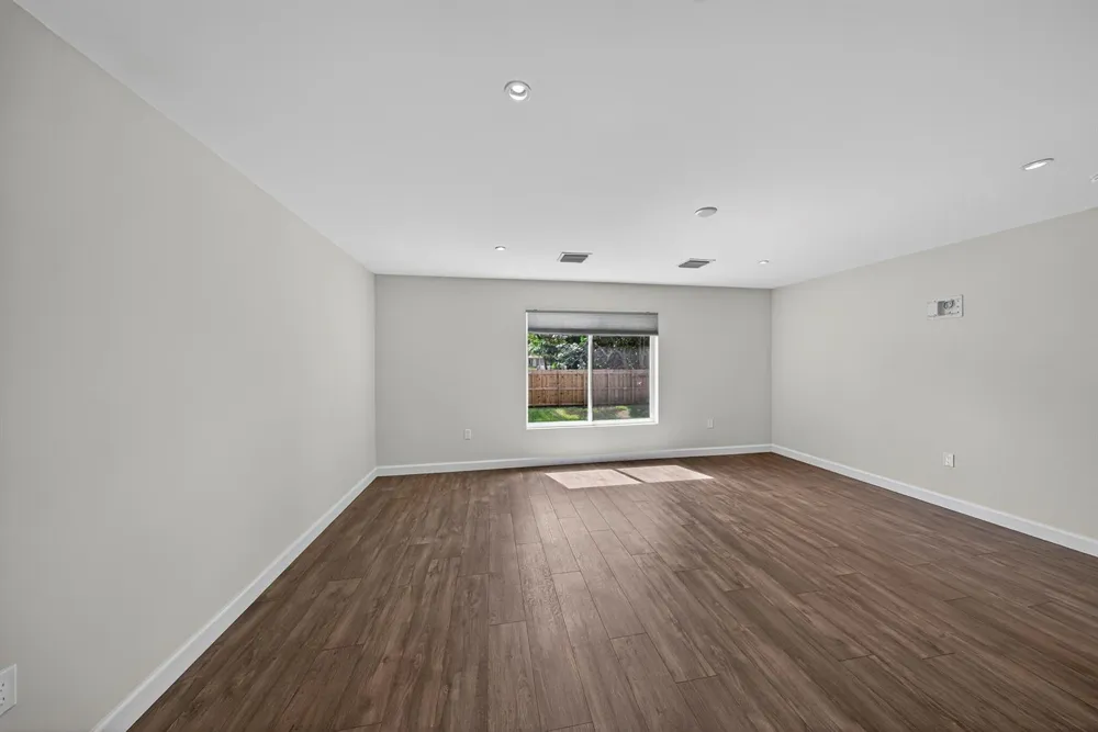 410 NE 34TH STREET Oakland Park, FL 33334