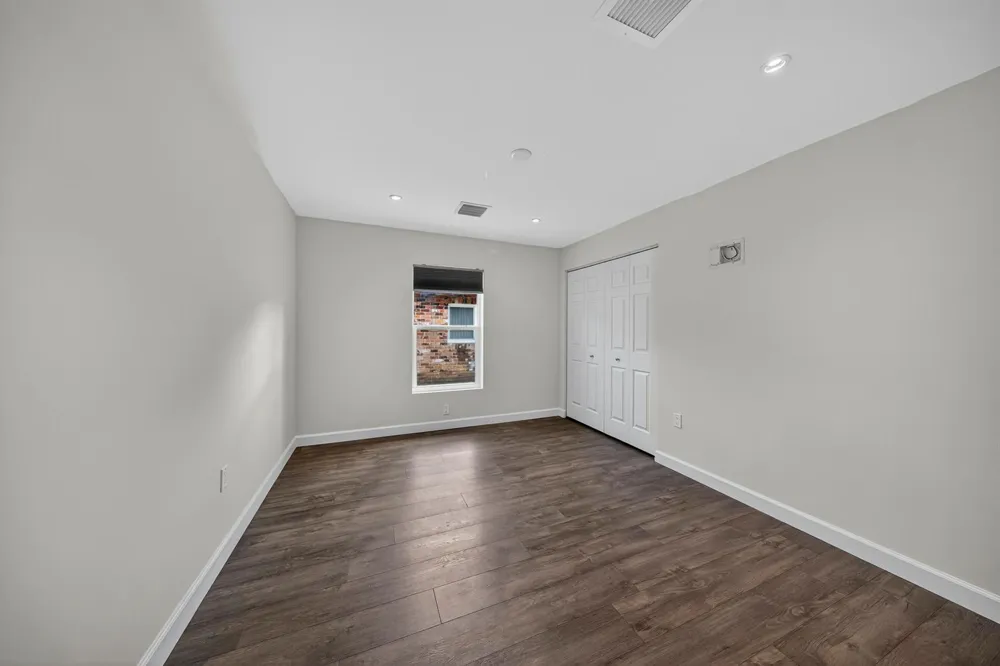 410 NE 34TH STREET Oakland Park, FL 33334