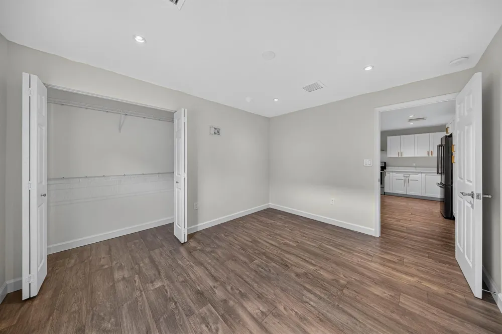 410 NE 34TH STREET Oakland Park, FL 33334