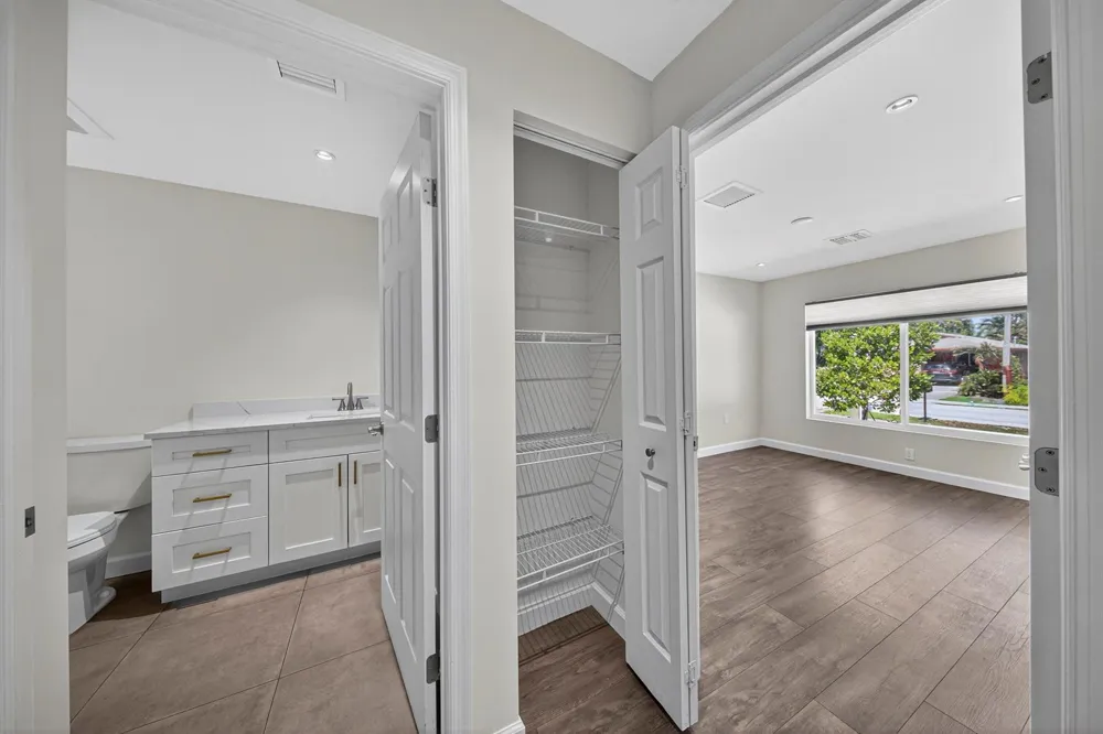 410 NE 34TH STREET Oakland Park, FL 33334
