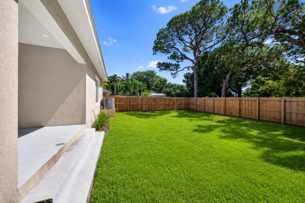 410 NE 34TH STREET Oakland Park, FL 33334