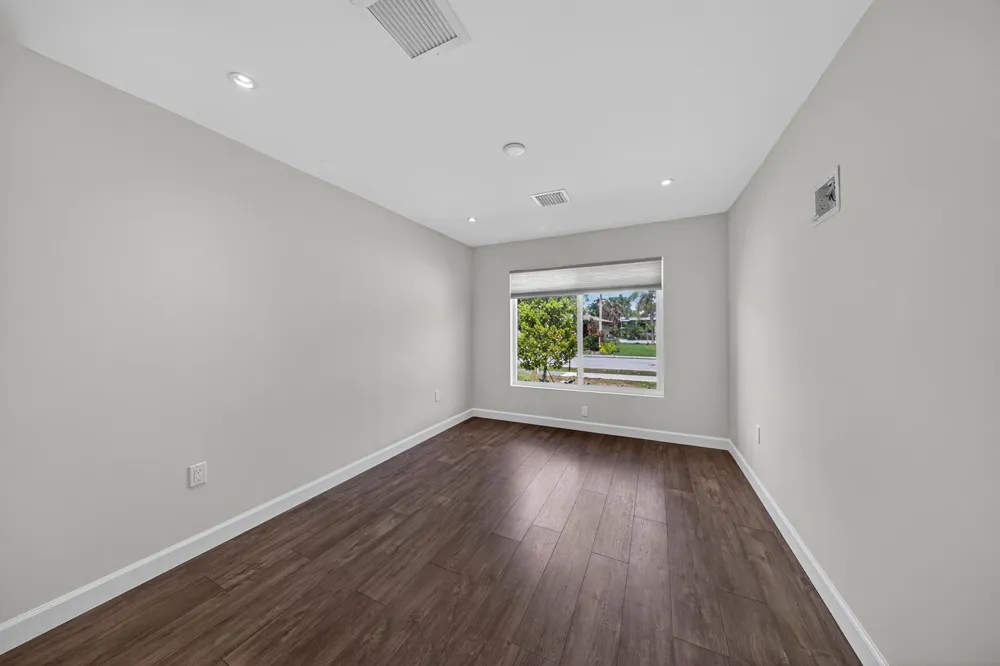 410 NE 34TH STREET Oakland Park, FL 33334