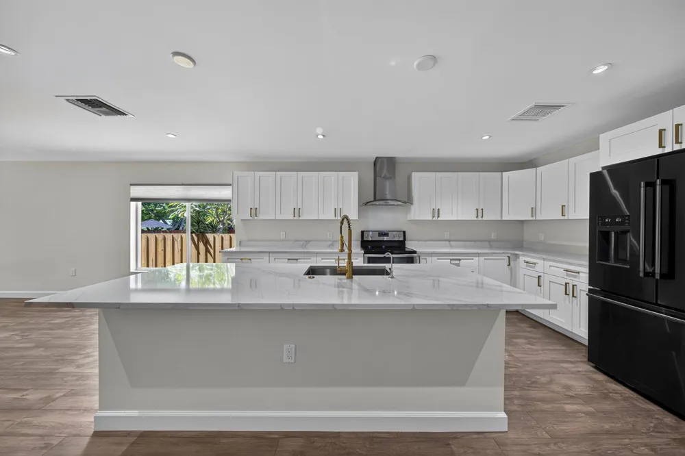 410 NE 34TH STREET Oakland Park, FL 33334