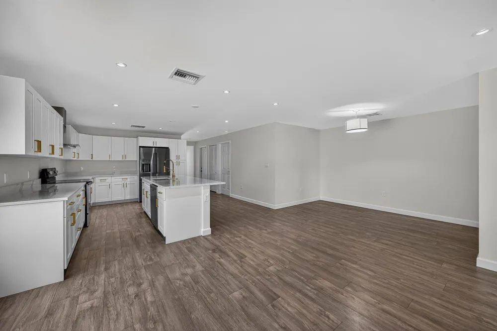 410 NE 34TH STREET Oakland Park, FL 33334