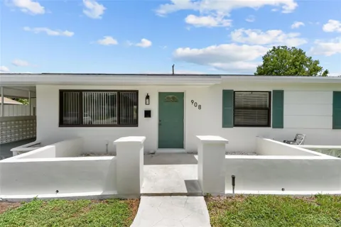 908 LIGHTHOUSE DRIVE