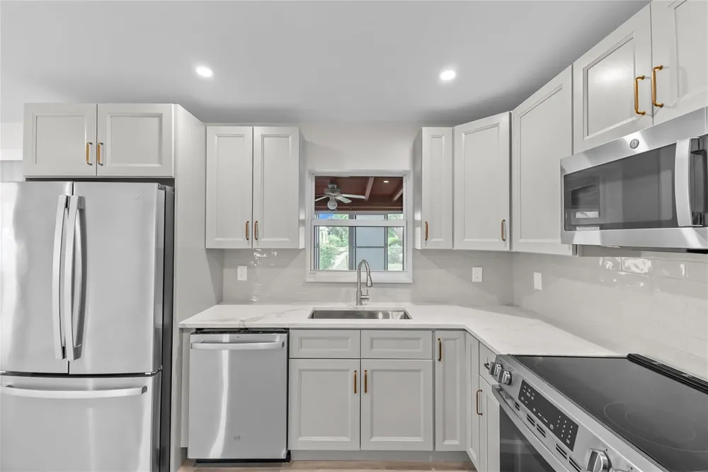 908 LIGHTHOUSE DRIVE North Palm Beach, FL 33408