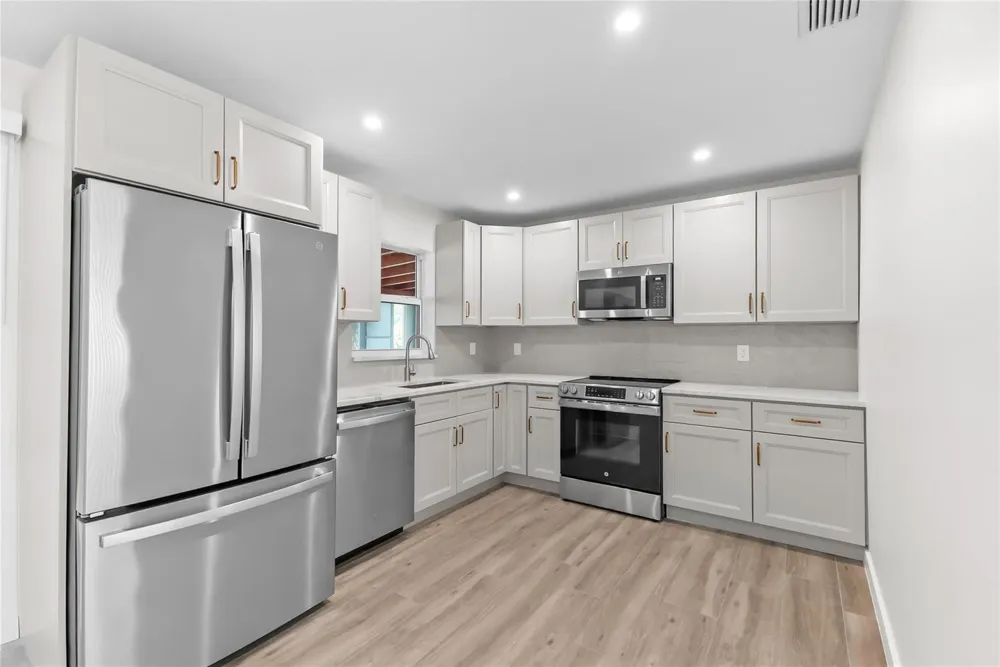 908 LIGHTHOUSE DRIVE North Palm Beach, FL 33408