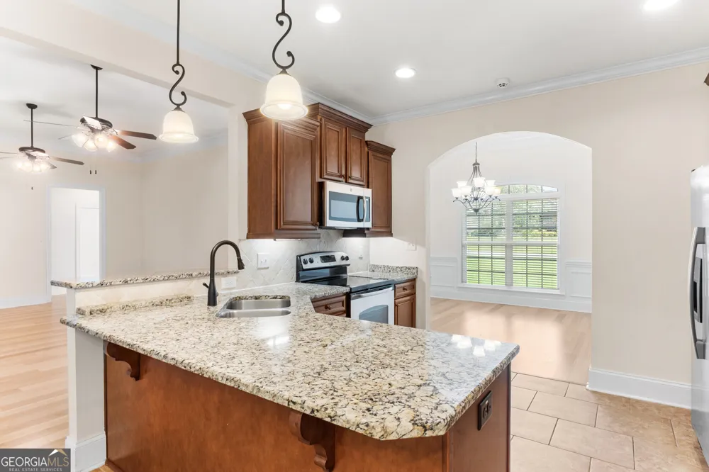 3003 Hackberry TER Bonaire, GA 31005