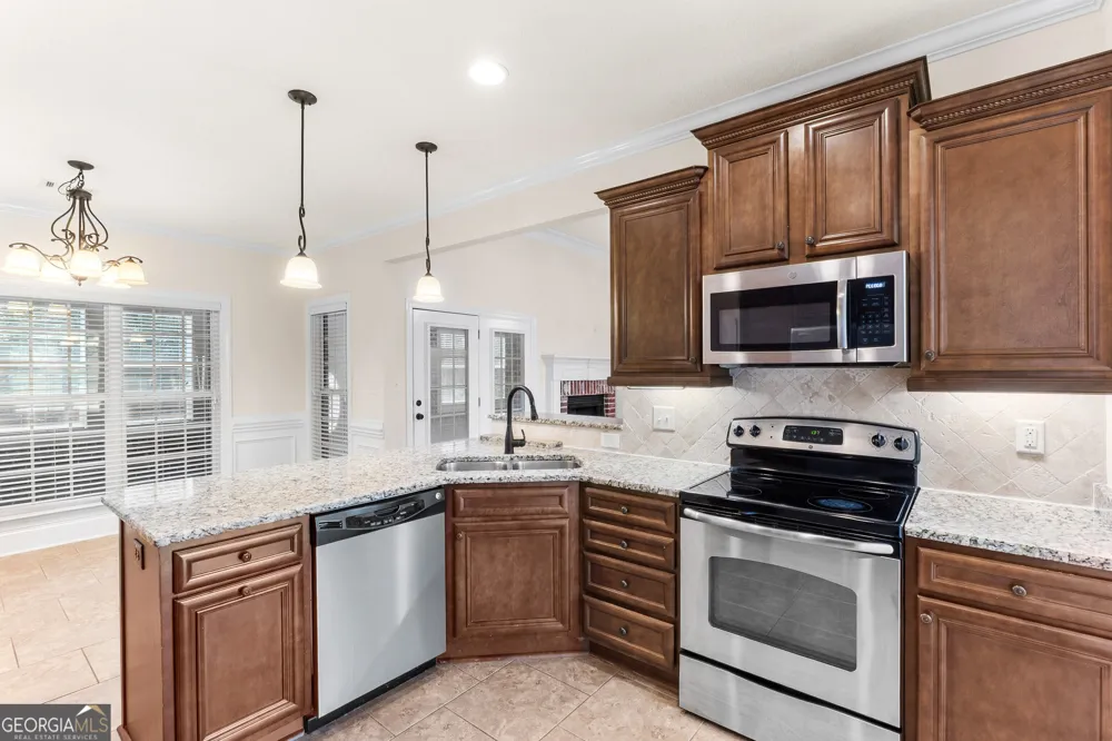 3003 Hackberry TER Bonaire, GA 31005