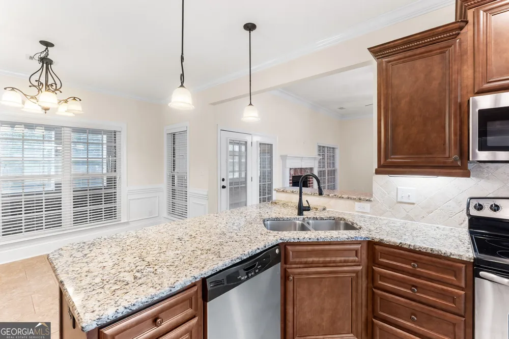 3003 Hackberry TER Bonaire, GA 31005