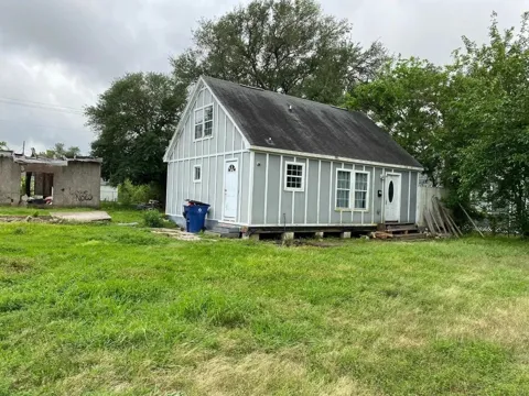 13 4th Avenue