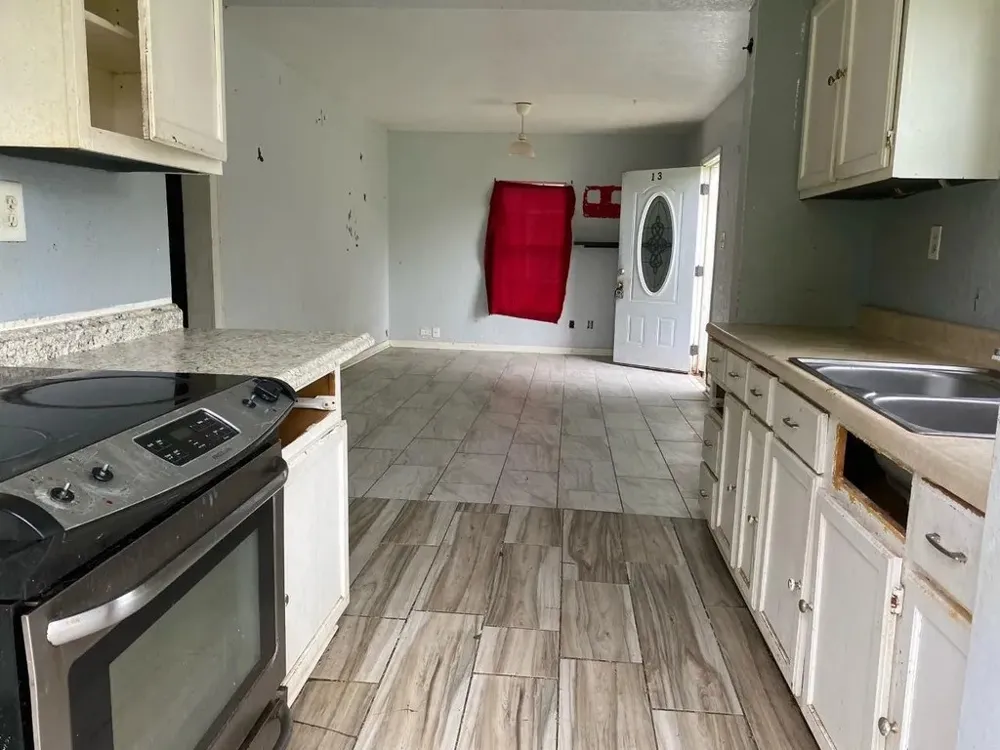 13 4th Avenue Texas City, TX 77590