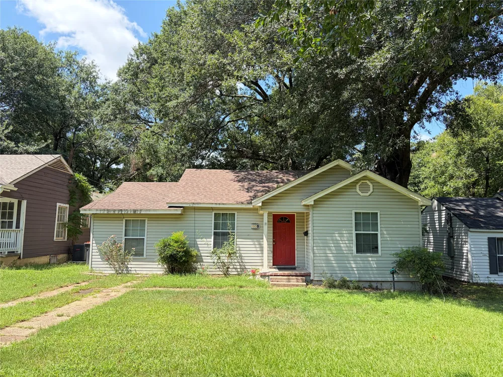 2423 Simpson Street Paris, TX 75460