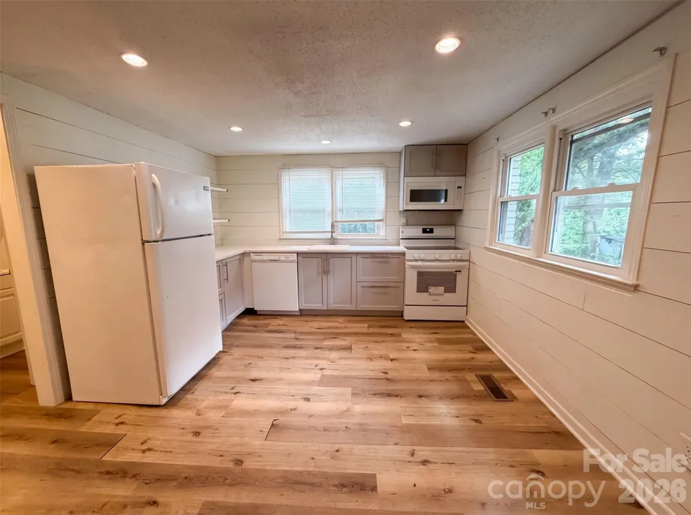 1017 White Lane Gastonia, NC 28052