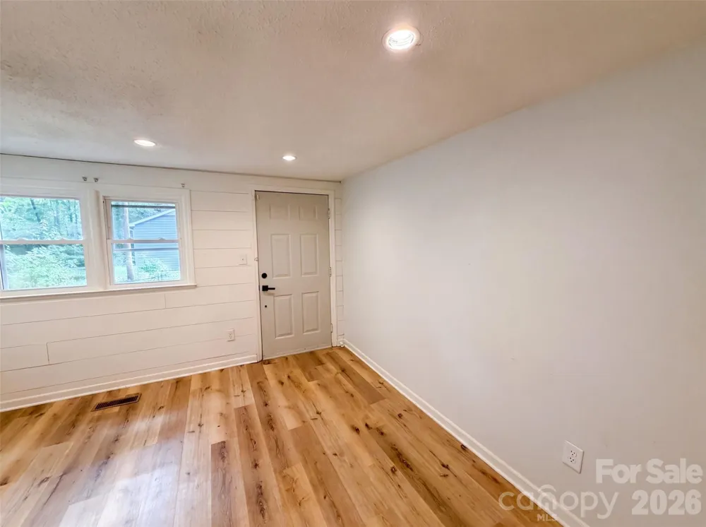 1017 White Lane Gastonia, NC 28052