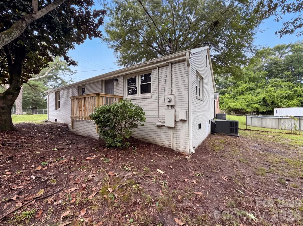 1017 White Lane Gastonia, NC 28052