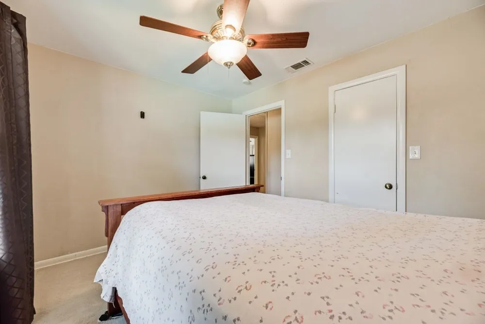 919 Surry Place Drive Cleburne, TX 76033