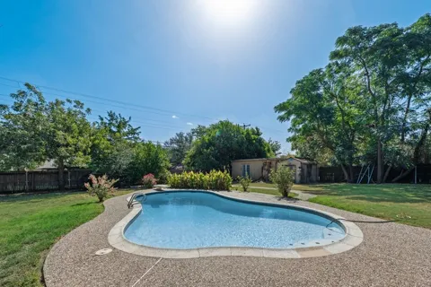 919 Surry Place Drive