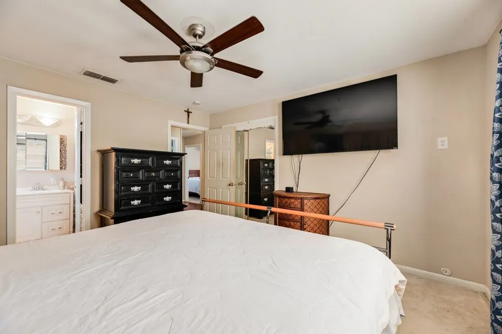919 Surry Place Drive Cleburne, TX 76033