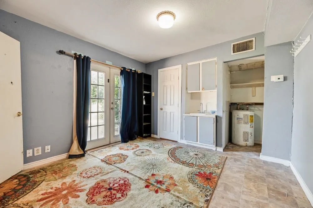 919 Surry Place Drive Cleburne, TX 76033