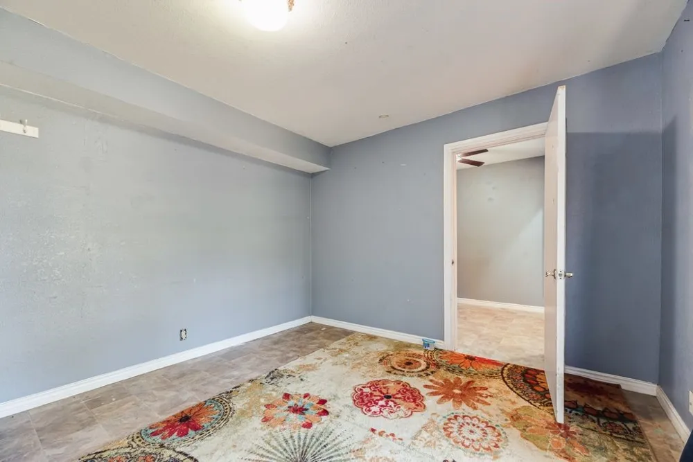 919 Surry Place Drive Cleburne, TX 76033