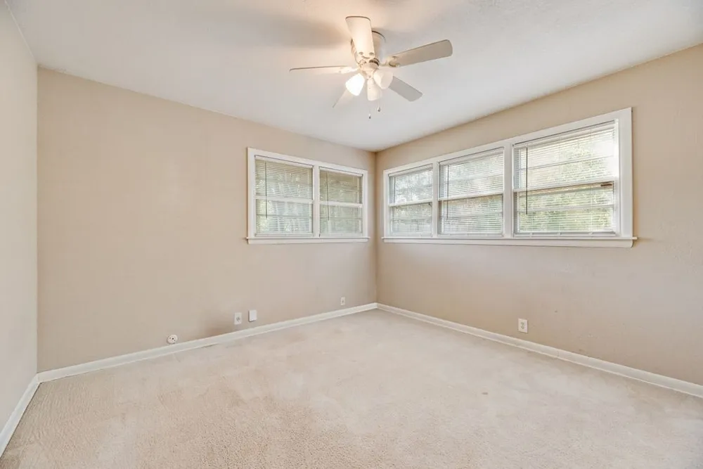 919 Surry Place Drive Cleburne, TX 76033