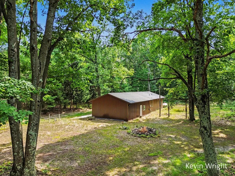 4415 E Arthur Road Hesperia, MI 49421
