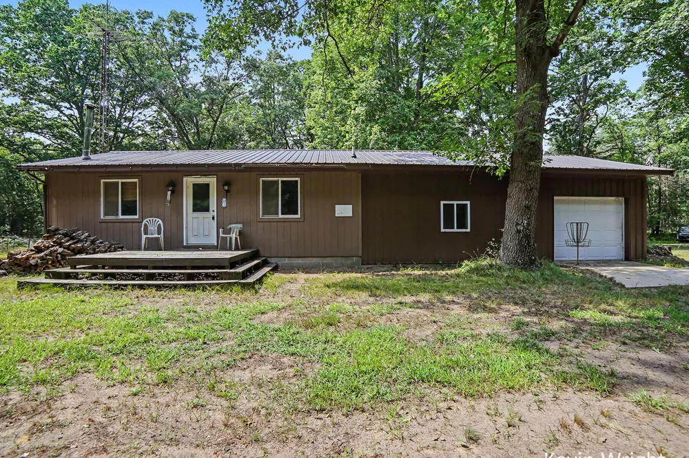 4415 E Arthur Road Hesperia, MI 49421