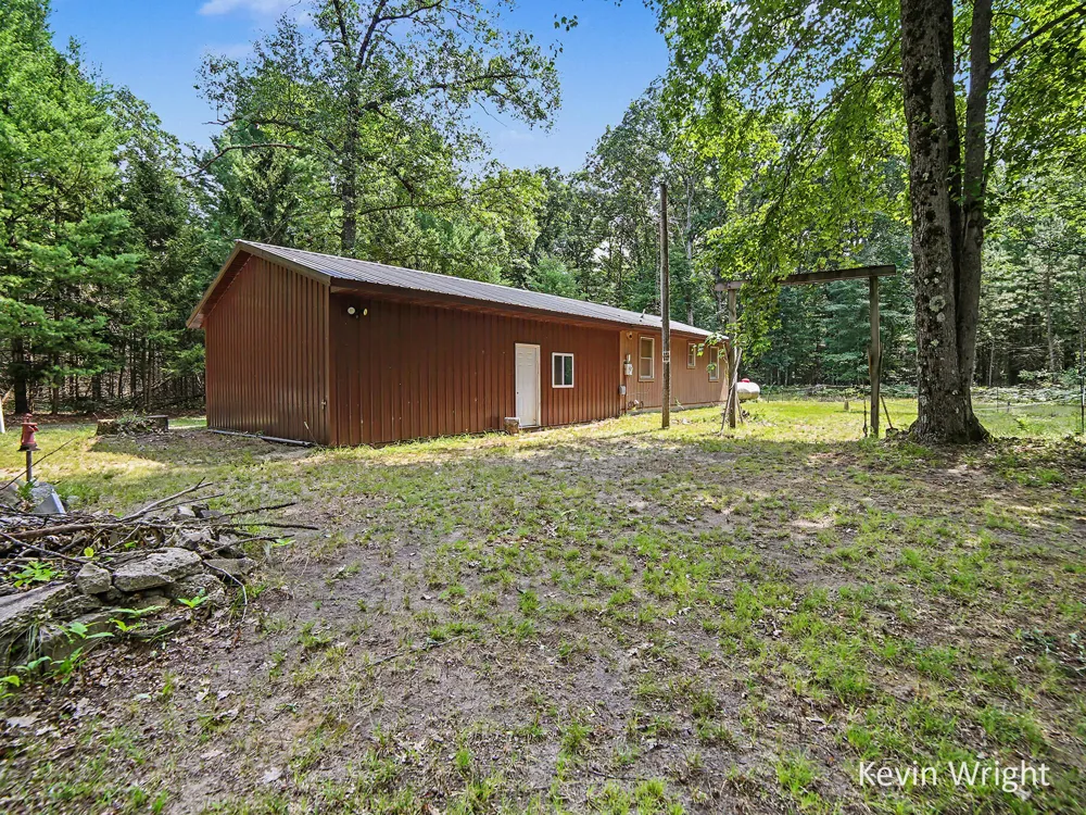 4415 E Arthur Road Hesperia, MI 49421