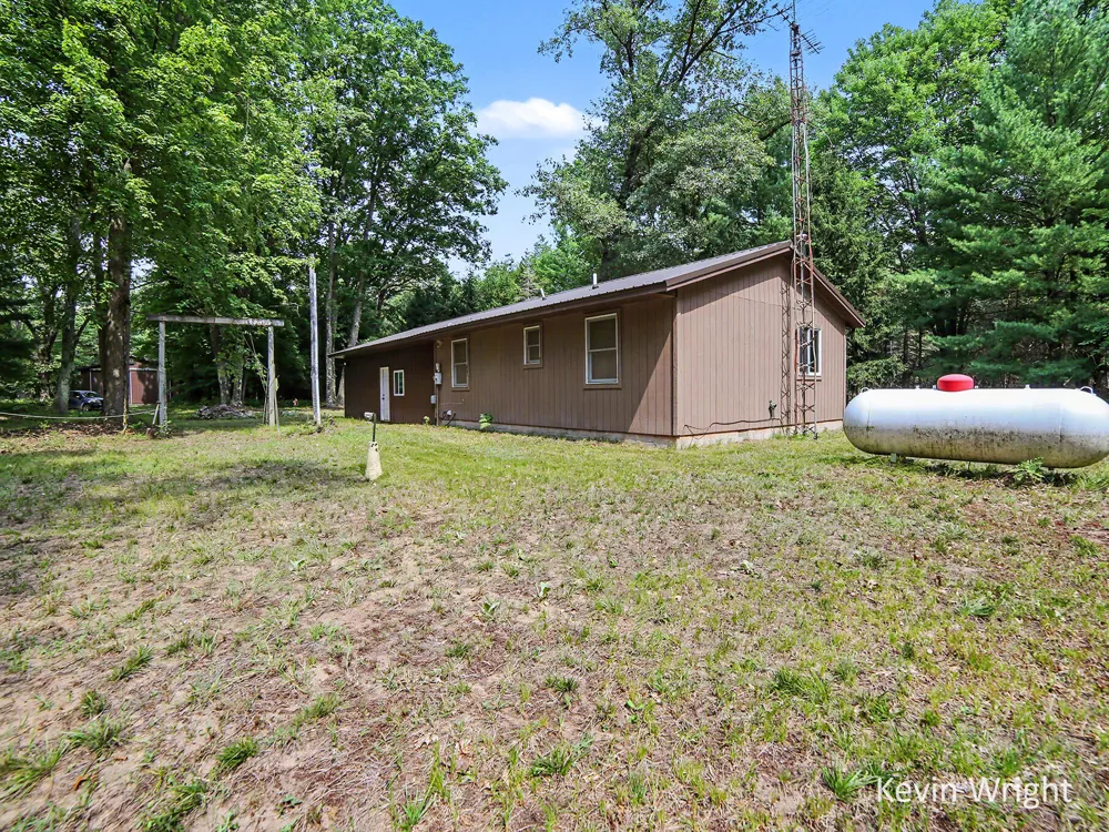 4415 E Arthur Road Hesperia, MI 49421