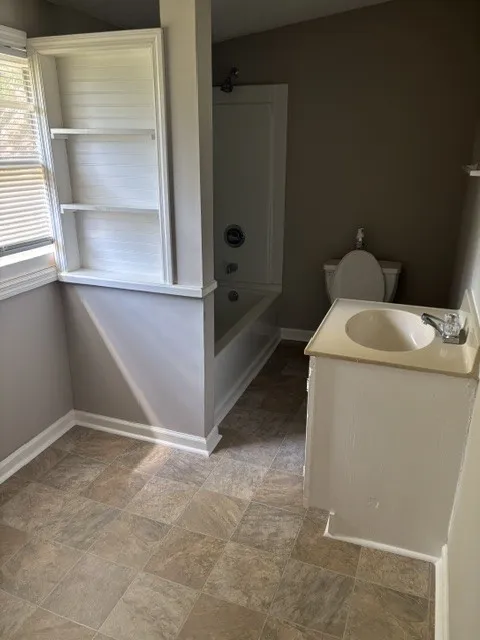 320 S Kings Hwy Murfreesboro, TN 37129