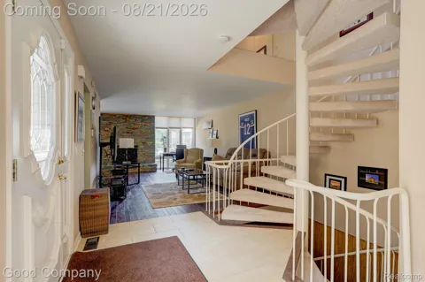1277 Oakwood Court