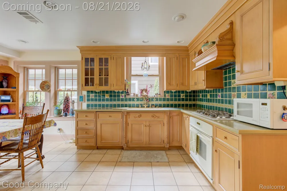 23 Hanover Road Pleasant Ridge City, MI 48069