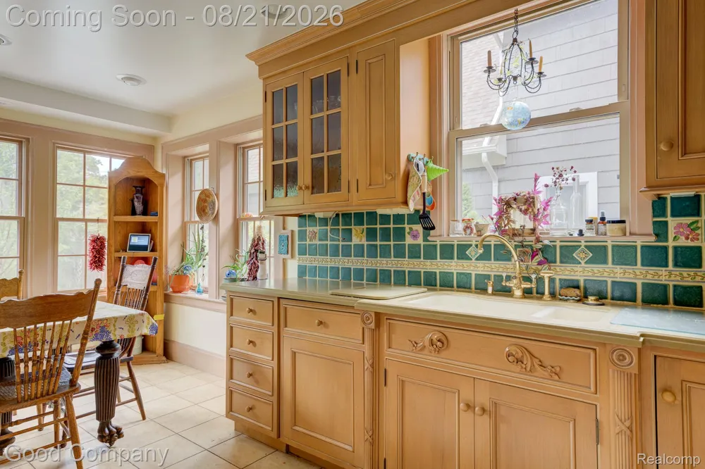 23 Hanover Road Pleasant Ridge City, MI 48069