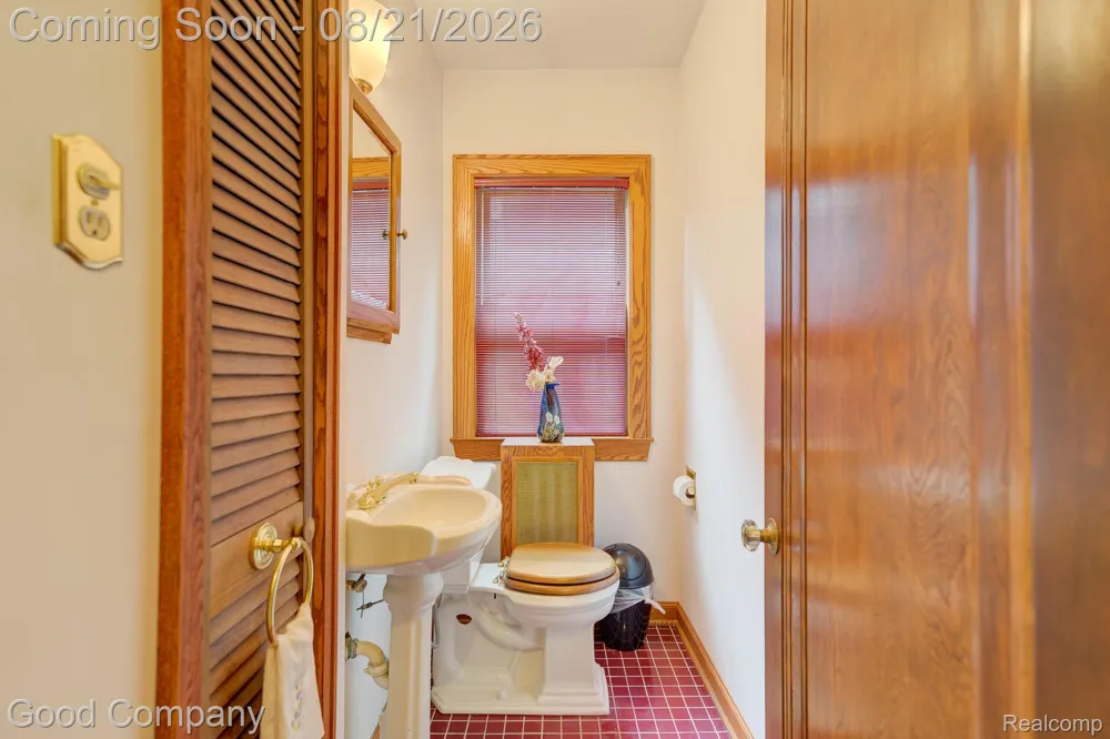 23 Hanover Road Pleasant Ridge City, MI 48069