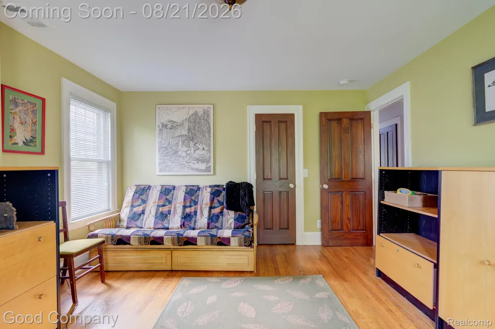 23 Hanover Road Pleasant Ridge City, MI 48069